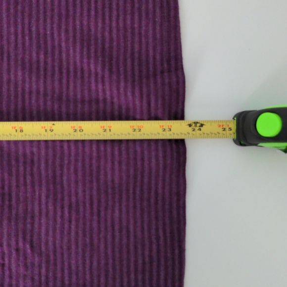 NWOT.  Liz Claiborne Top - Picture 6 of 7